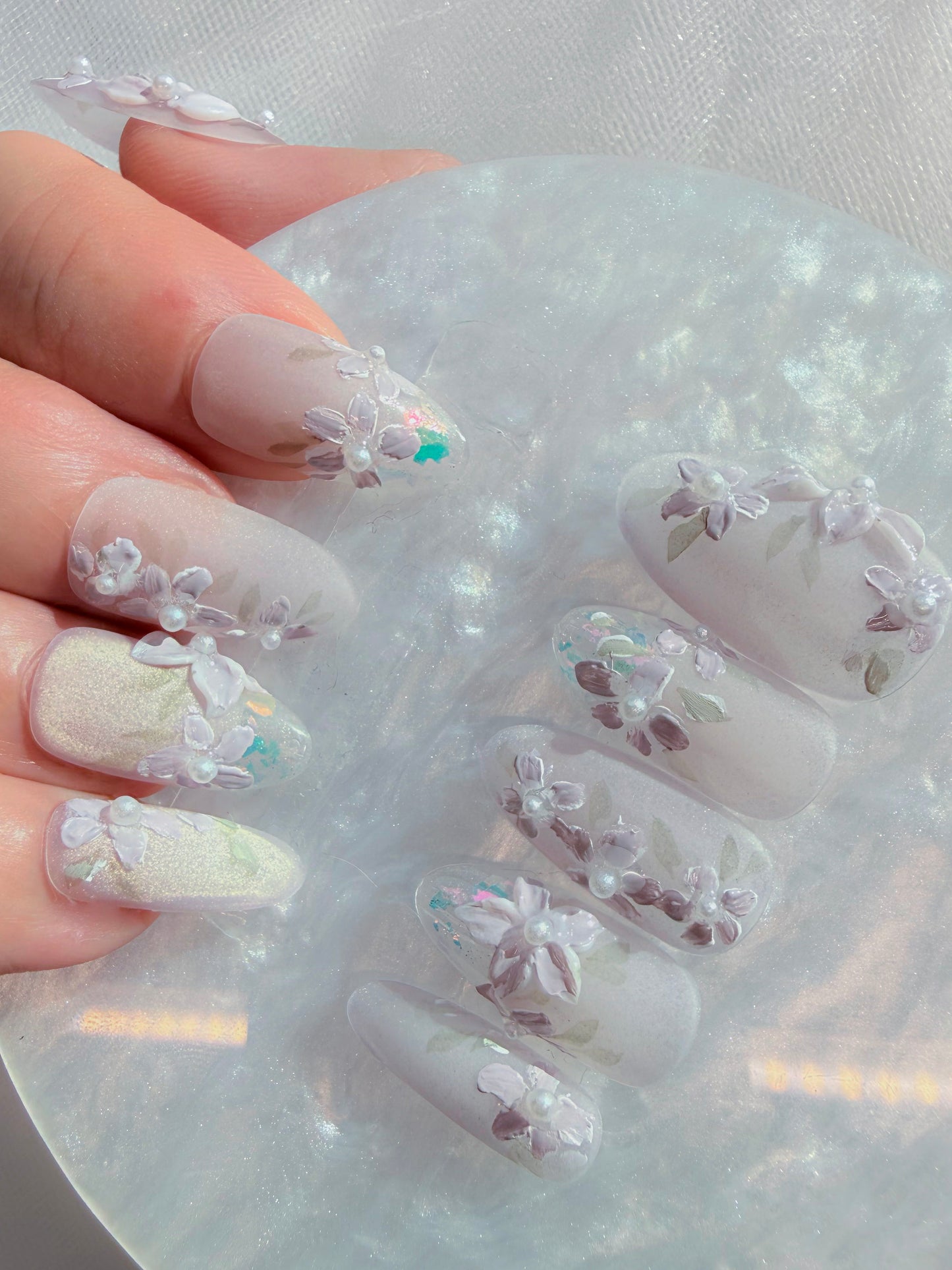 Medium Almond Floral Press-On Nails – Lavender Whisper