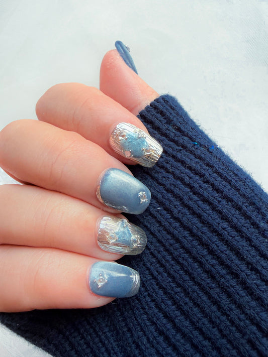 Medium Oval Shell & Crystal Press-On Nails – Blue Frost
